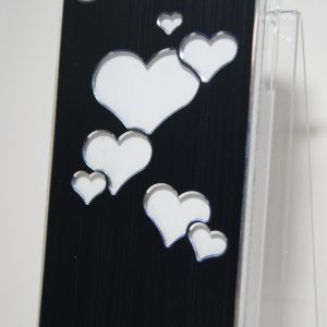 Защитный пластиковый  черный чехол с серебряными сердечками для Iphone 4